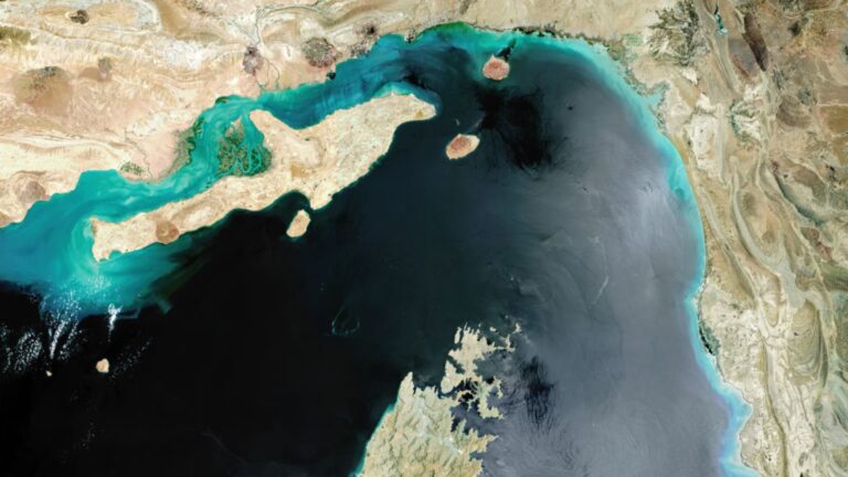 U.s. calls on china to prevent iran from closing strait