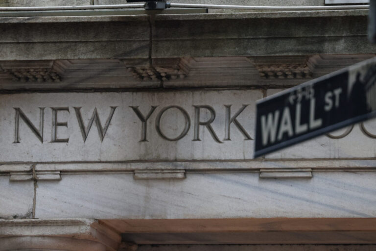 U.s stocks jump as trump announces pause on some tariffs