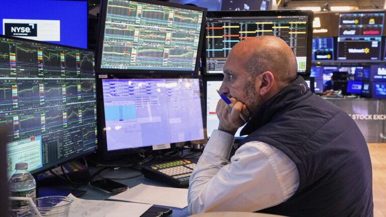 Us stocks sink as s&p 500 falls to its first