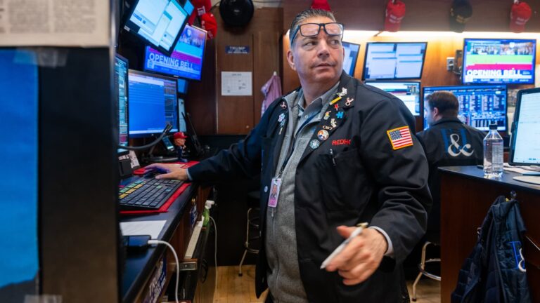 5 things to know before the stock market opens friday,
