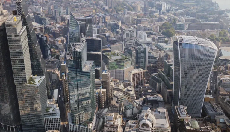 Lunchtime market roundup: ftse 100 remains above 9,100 all eyes