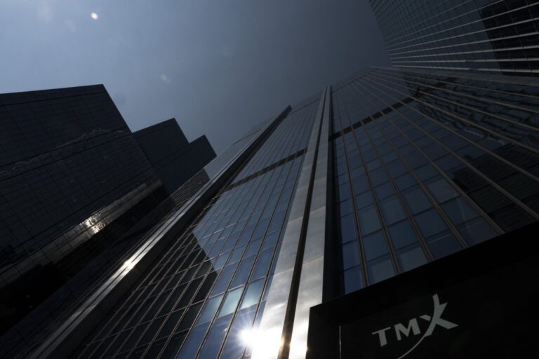 S&p/tsx composite closes lower on thursday, u.s. markets mixed