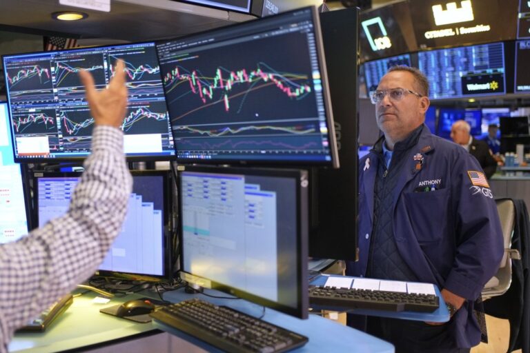 S&p/tsx composite hits new highs, u.s. markets up amid trade