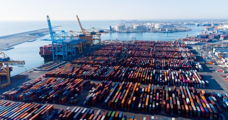 Stock markets react to trump's latest tariff threats against eu