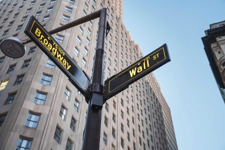 Stocks mixed on weak us labor market news