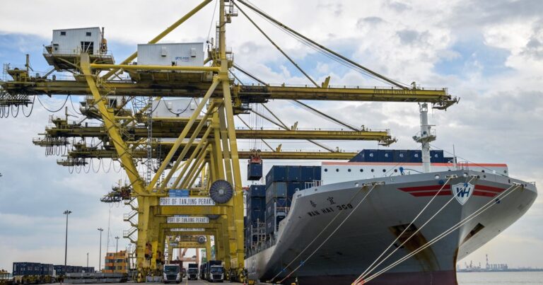 Trump threatens more than a dozen countries with new tariffs