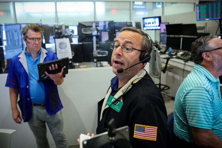 Dow notches record high as wall street cheers powell's speech