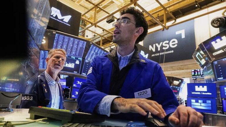 Dow soars 800 points and hits record high as powell