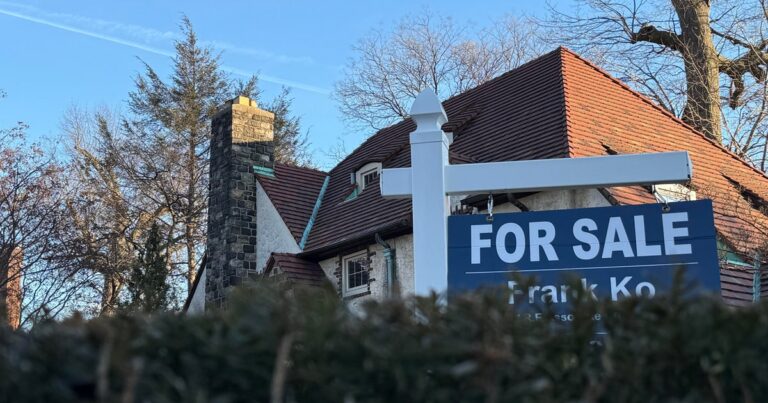More homeowners are pulling their properties off the market. here's