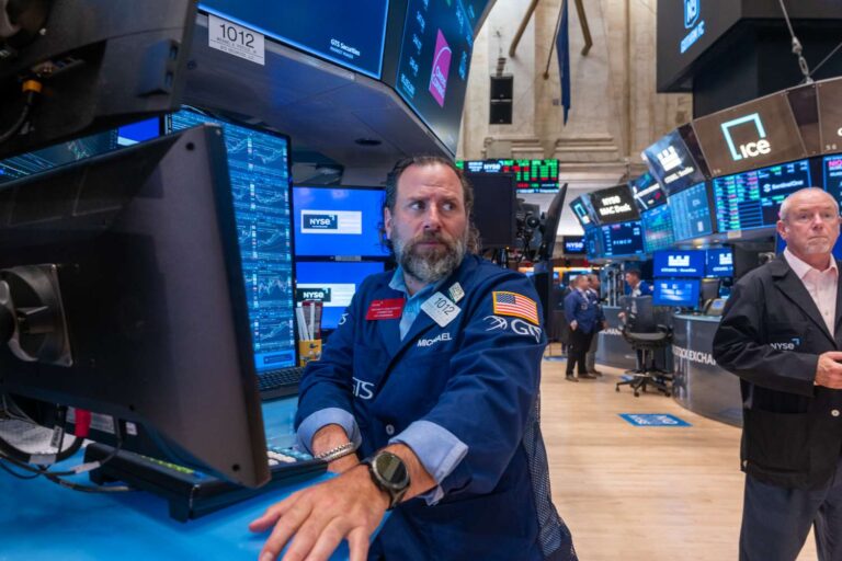 S&p 500, nasdaq close out strong week at record highs;