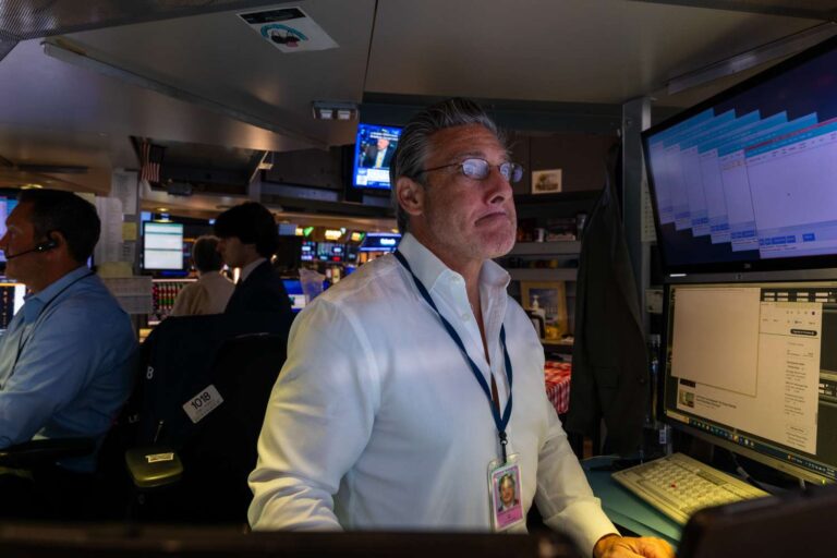 S&p loses ground for 3rd straight day as stocks fail