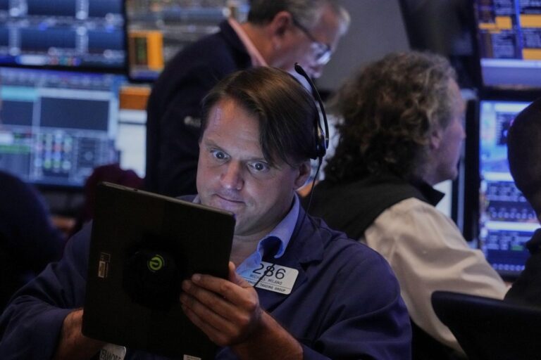 S&p/tsx composite, u.s. markets see small moves amid trump zelenskyy meeting