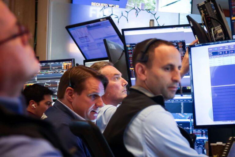 Stocks close higher as investors brush aside concerns about trump's