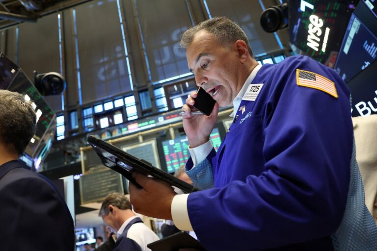 Tsx struggles for direction as investors await pivotal u.s. russia meet