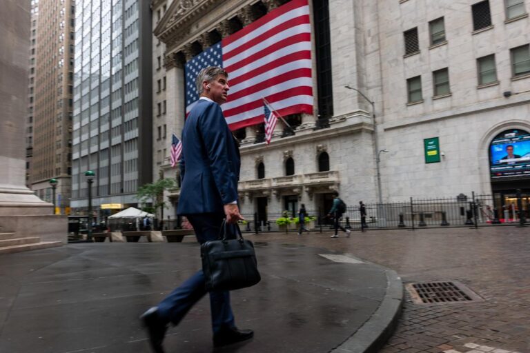 Dow falters while s&p 500, nasdaq eye fresh records as
