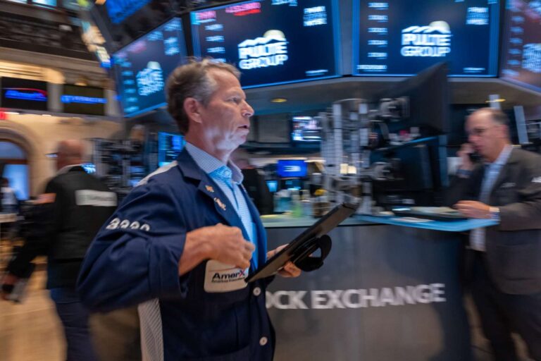 S&p 500 closes at new high as stocks surge ahead