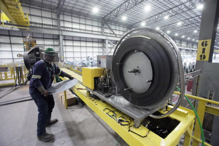 U.s. hiring stalls with just 22,000 jobs added in august